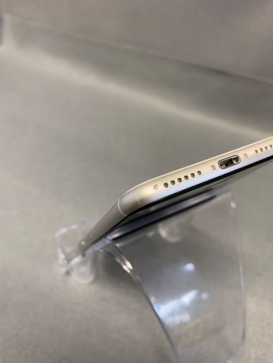 ���ʡ������ǡ�SIM�ե꡼��iPhone SE�軰���塡64GB���������饤�ȿ�