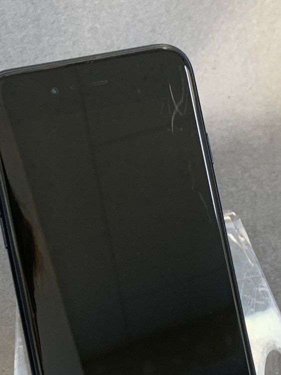 ���ʡ������ǡ�SIM�ե꡼��iPhoneSE �軰����  64GB �֥�å���