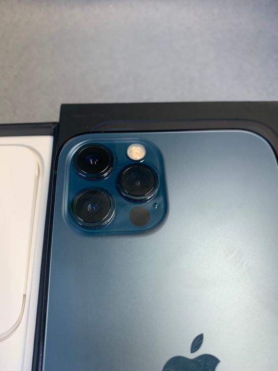 ���ʡ������ǡ�SIM�ե꡼��iPhone12 Pro�� 256GB �ѥ��ե��å��֥롼��