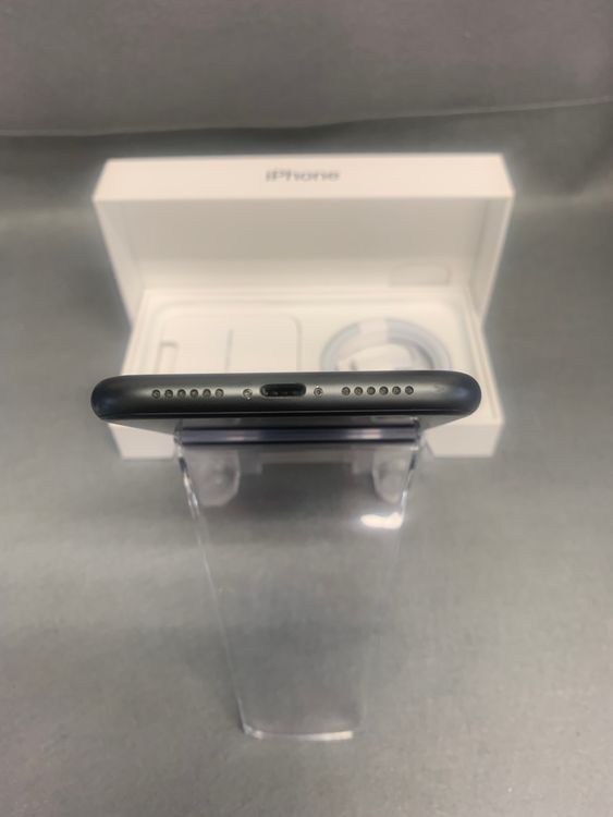 ���ʡ������ǡ�sim�ե꡼��iPhone11 64GB �֥�å���