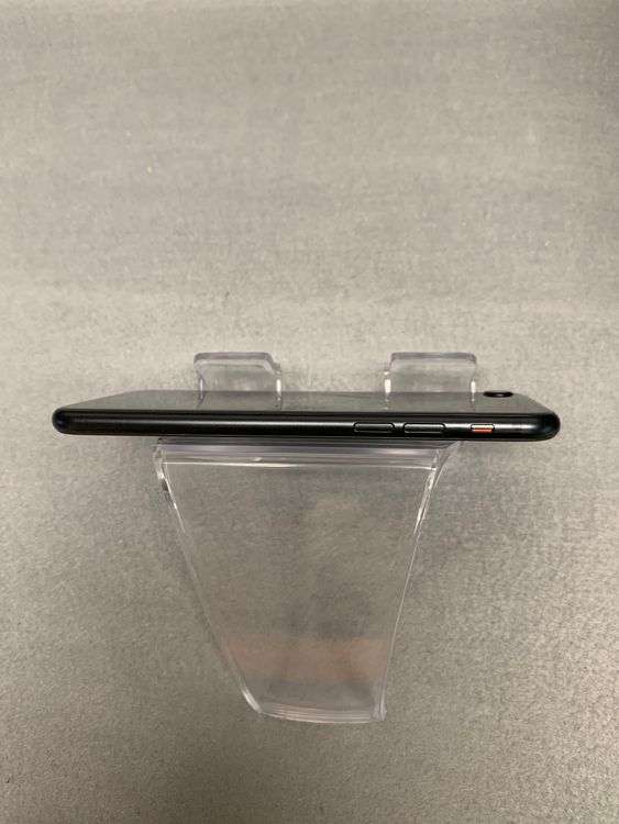 ���ʡ������ǡ�SIM�ե꡼��iPhoneSE��2���塡64GB �֥�å���