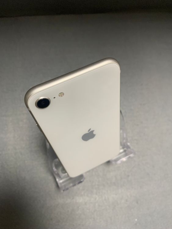 ���� ������ SIM�ե꡼ iPhoneSE ��3���� 64GB �������饤�ȿ�