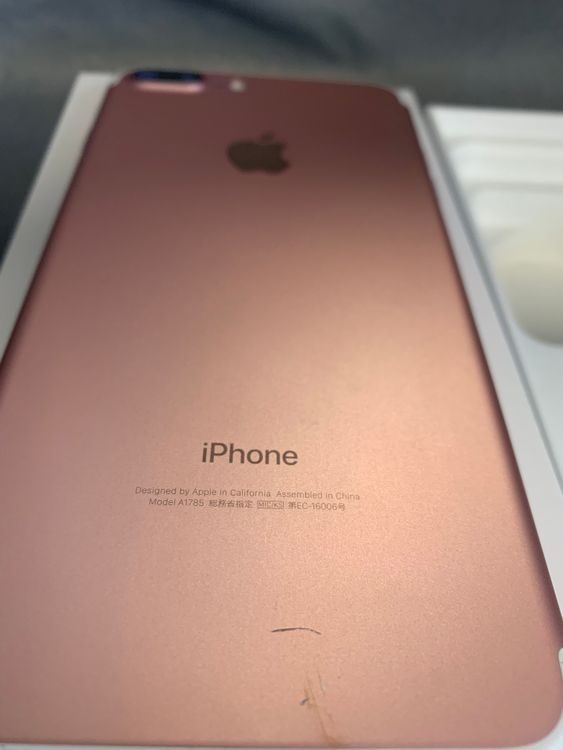 ���ʡ������ǡ�SIM�ե꡼��iPhone7 Plus 128GB ������������ɿ�