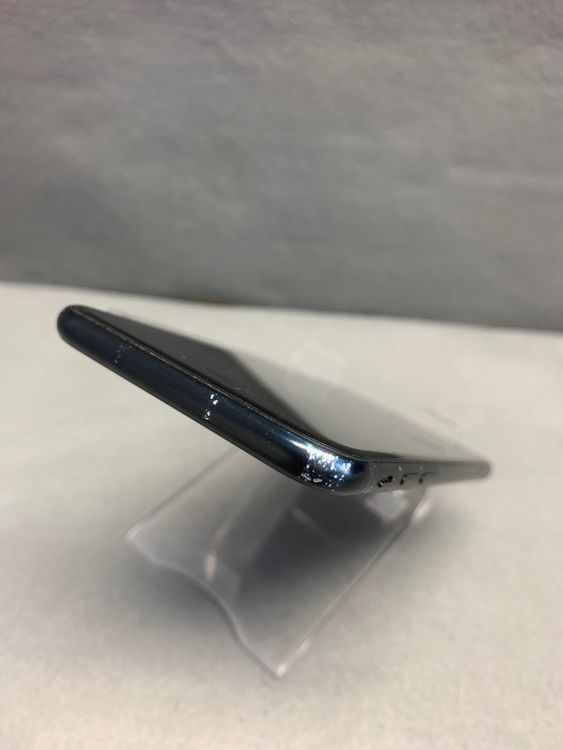 ��� ������ SIM�ե꡼ iPhoneSE ��3���� 128GB �ߥåɥʥ��ȿ�