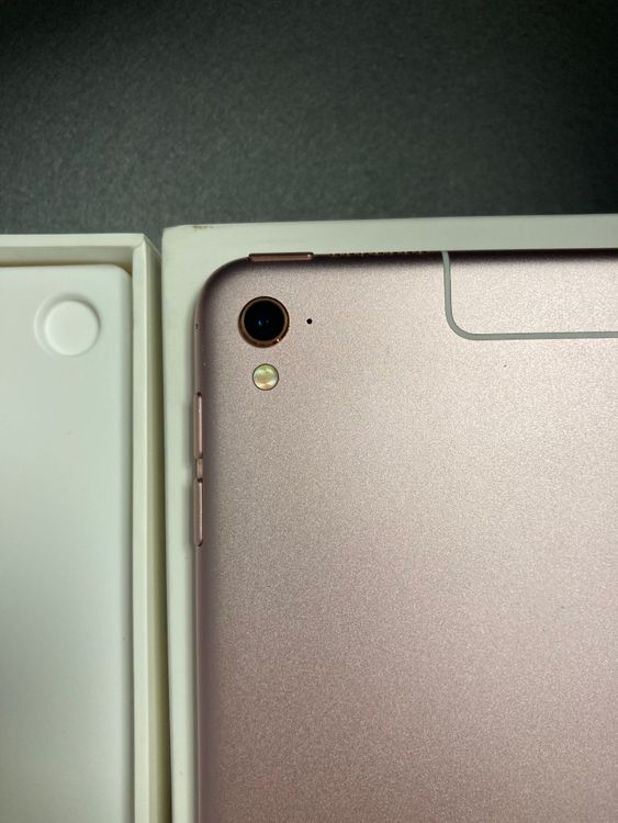 ĶʡǡSIMե꡼iPad Pro 9.7128GB wifiǥ롡ԥ󥯿