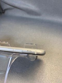 ��š������ǡ�iPhone SE ��2���� 128GB���ۥ磻�ȿ�