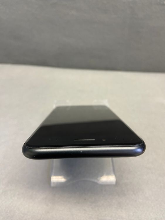 ���� ������ SIM�ե꡼ iPhoneSE �裲���� 64GB �֥�å���