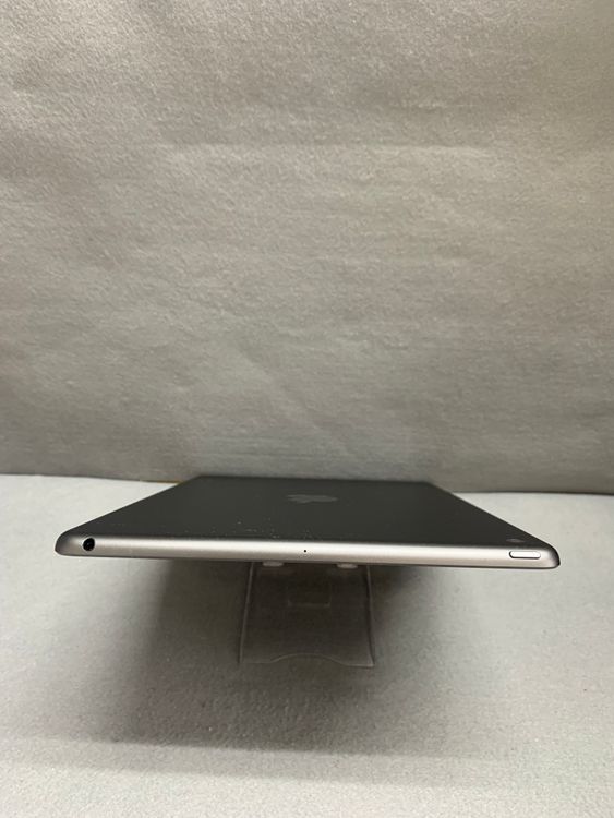 Ķ���� ������ Wi-Fi�� iPad ��9���� 64GB ���ڡ������쥤��