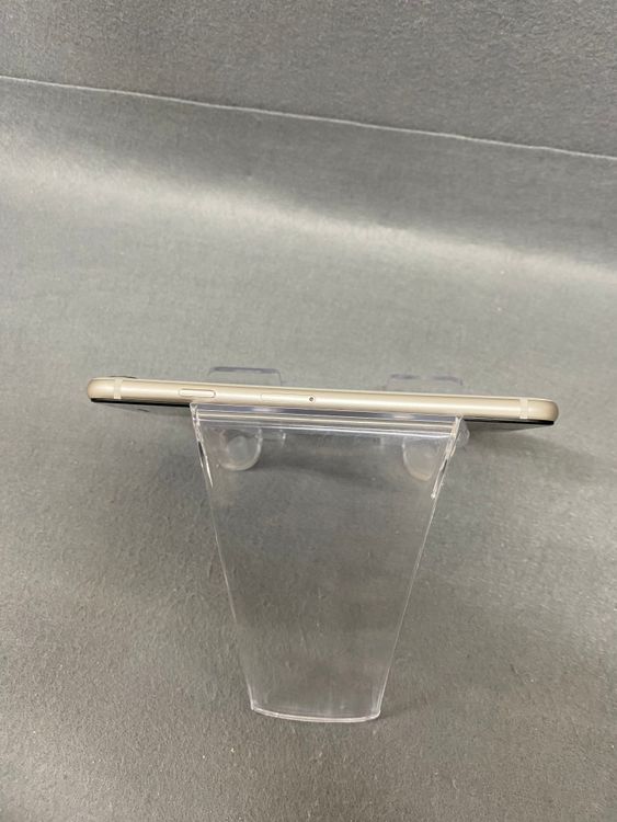 ���ʡ������ǡ�SIM�ե꡼��iPhoneSE����3����  64GB ���������饤�ȿ�