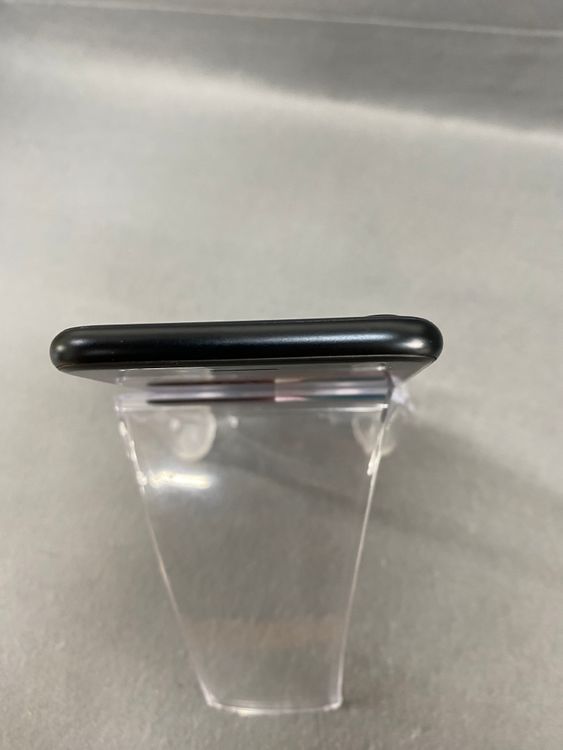 ���ʡ������ǡ�SIM�ե꡼��iPhoneSE��3���� 64GB �ߥåɥʥ��ȿ�