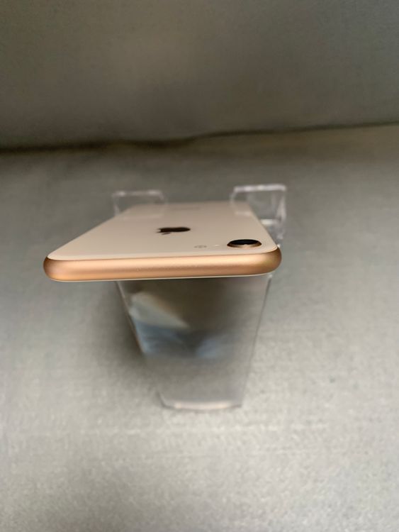   SIMե꡼ iPhone8 64GB ɿ