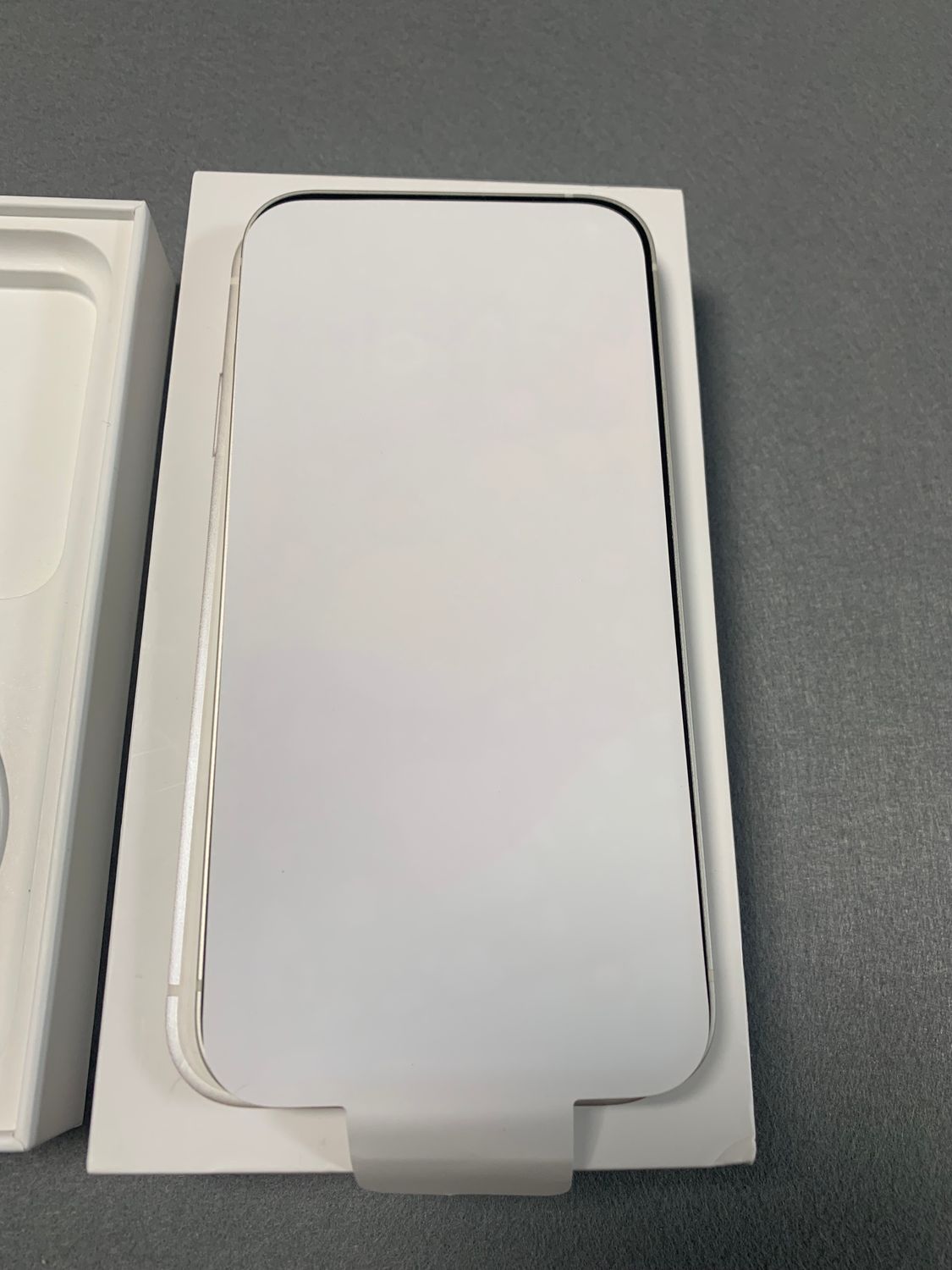 ムスビー｜新品未使用 Appleストア版 SIMフリー iPhone13 256GB スター 