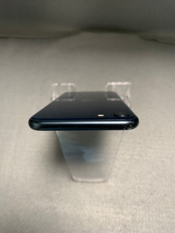 ���� ������ SIM�ե꡼ iPhoneSE ��3���� 128GB �ߥåɥʥ��ȿ�