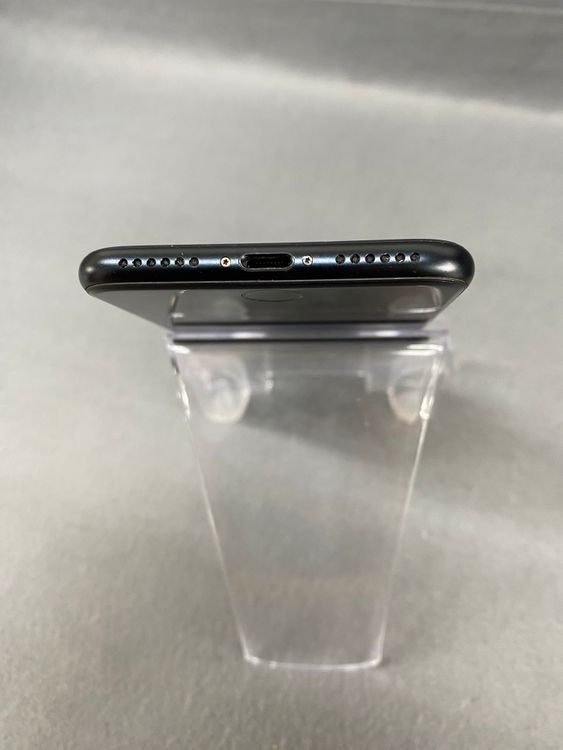 ���ʡ������ǡ�SIM�ե꡼��iPhoneSE��3���� 64GB �ߥåɥʥ��ȿ�