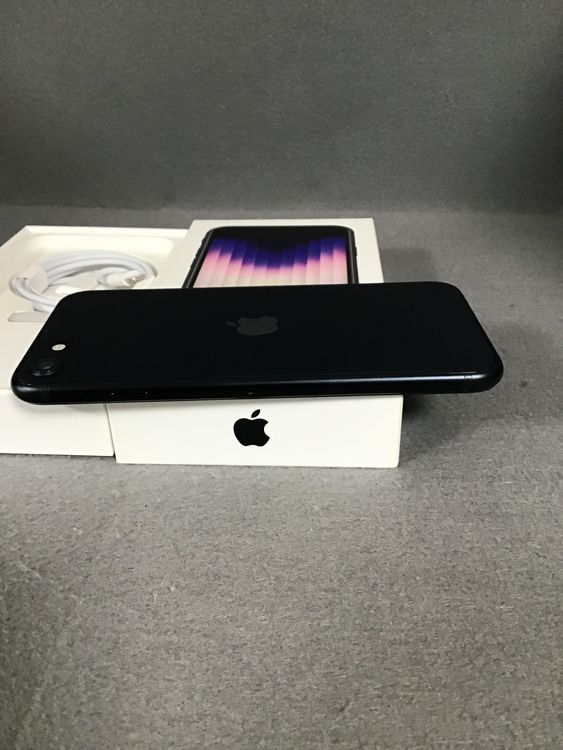 超美品 国内版 SIMフリー iPhoneSE  第3世代  64GB ミッドナイト色