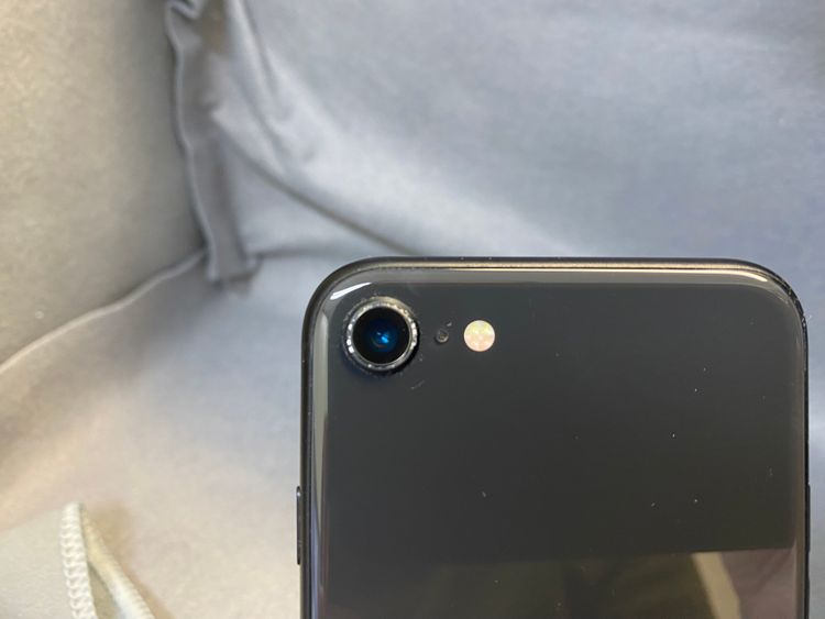 ���ʡ������ǡ�SIM�ե꡼��iPhoneSE �������� 64GB �֥�å� ��