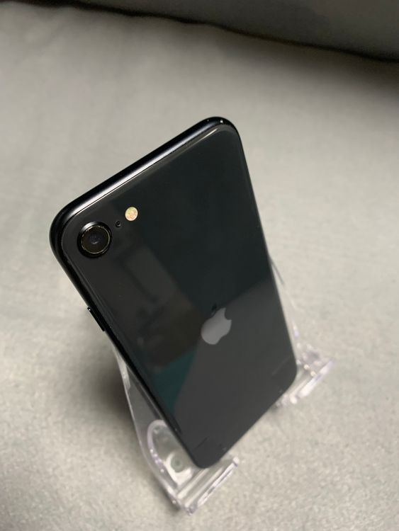 美品 国内版 SIMフリー iPhoneSE 第2世代 64GB ブラック色