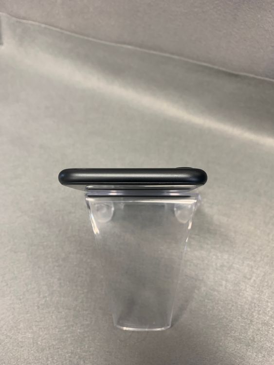 ������ʡ������ǡ�SIM�ե꡼��iPhone SE �������塡64GB �֥�å���