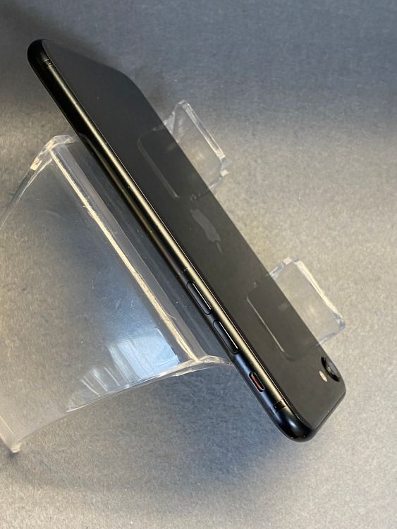 ��š������ǡ�SIM�ե꡼��iPhoneSE�������� 64GB �֥�å���
