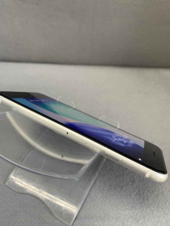 ���� ������ SIM�ե꡼ iPhoneSE �裲���� 128GB �ۥ磻�ȿ�