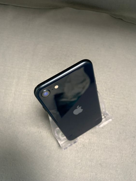 ���� ������ SIM�ե꡼ iPhoneSE ��3���� 128GB �ߥåɥʥ��ȿ�