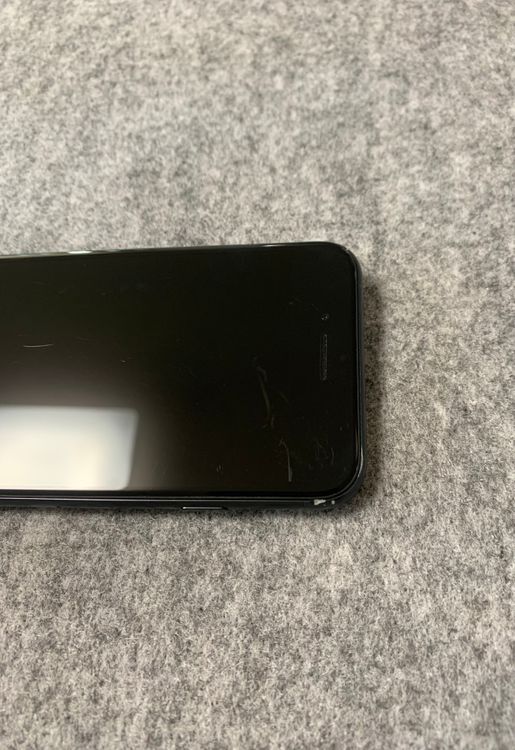 ムスビー｜美品 海外版 simフリー iPhoneSE 第3世代 128GB