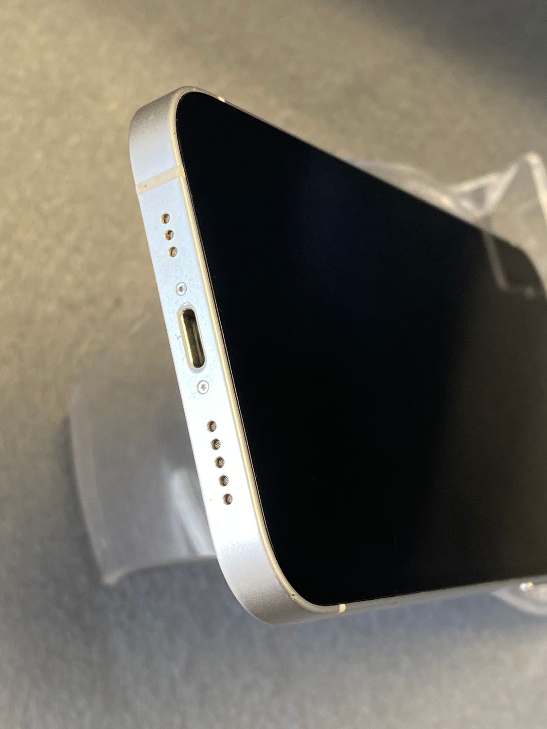 美品中古　Appleストア版SIMフリー　iPhone12　64GB ホワイト色 ムスビー｜美品中古 Appleストア版SIMフリー iPhone12 64GB ホワイト色