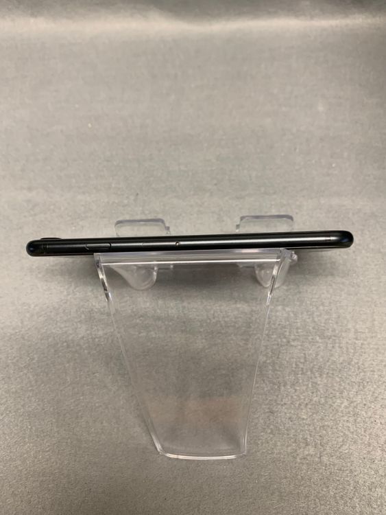 ���ʡ������ǡ�SIM�ե꡼��iPhoneSE��2���塡64GB �֥�å���