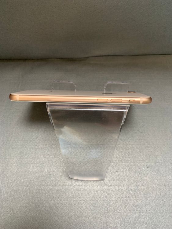   SIMե꡼ iPhone8 64GB ɿ