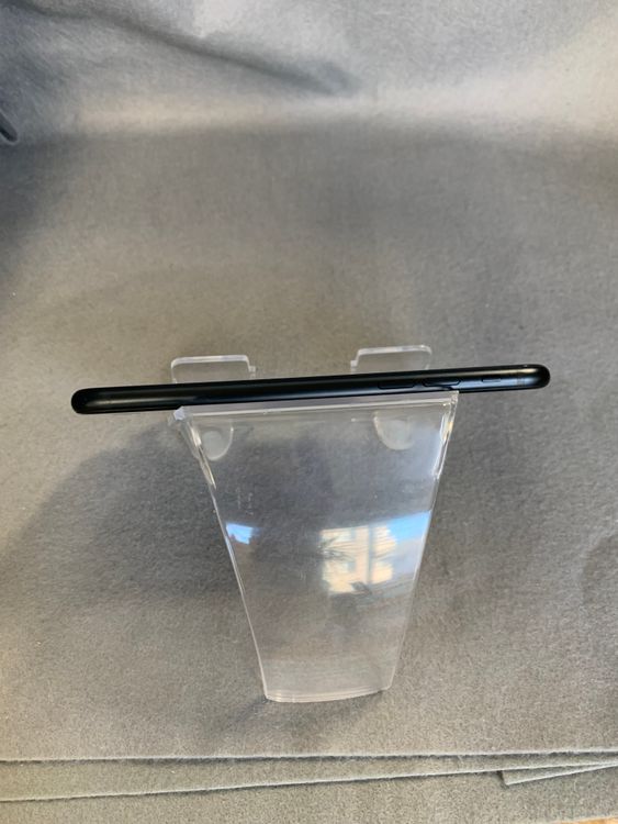 ���ʡ������ǡ�SIM�ե꡼��iPhoneSE �軰����  64GB �֥�å���