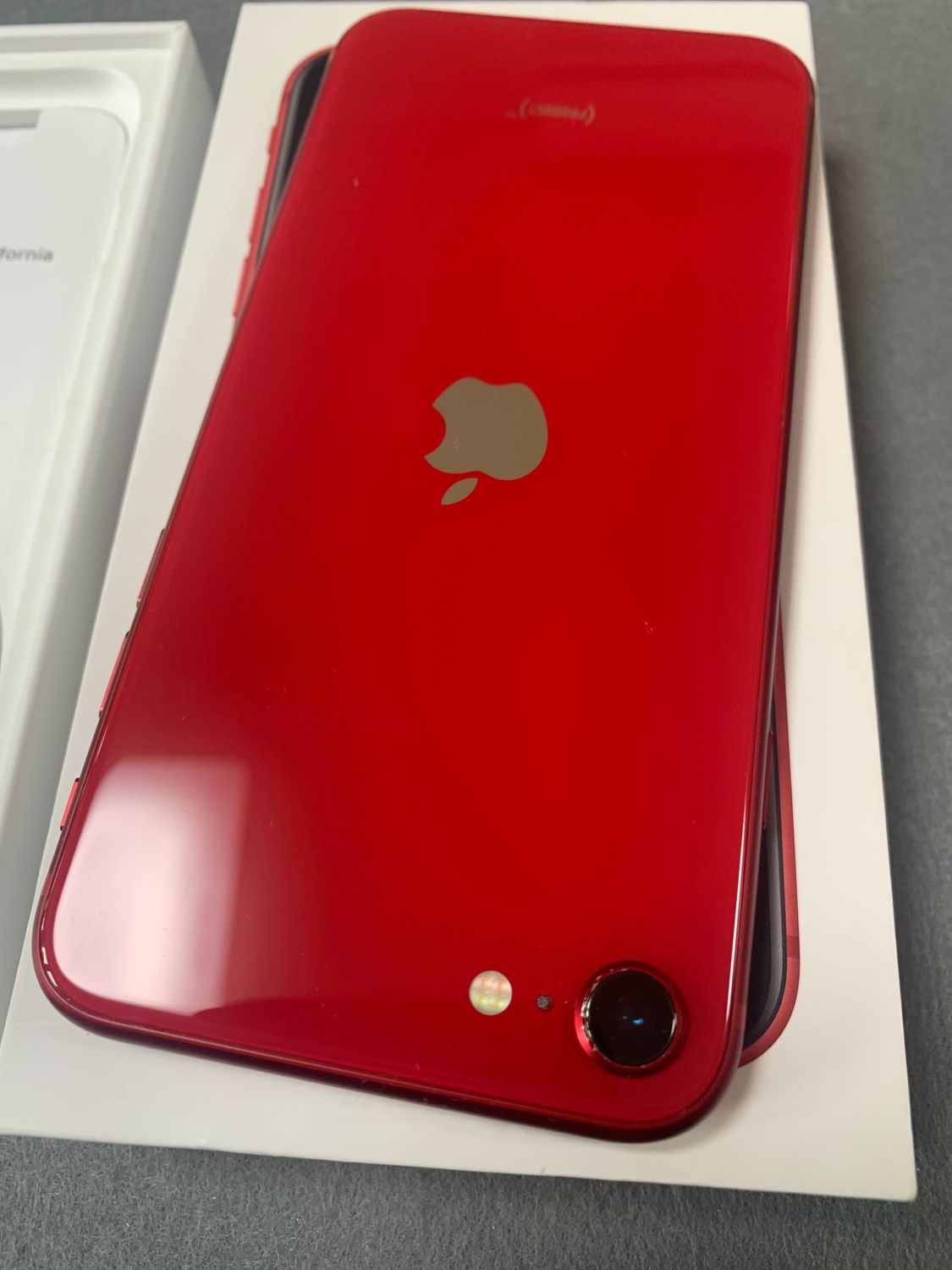 ムスビー|美品 Appleストア版 SIMフリー iPhoneSE 第2世代 ムスビー|美品 Appleストア版 SIMフリー iPhoneSE 第2世代