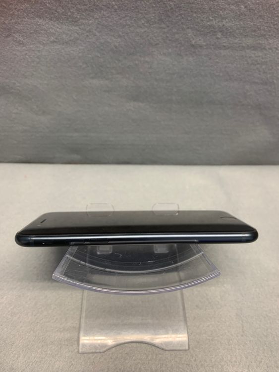 ���ʡ������ǡ�SIM�ե꡼��iPhoneSE ��3���塡64GB  �ߥåɥʥ��ȿ�