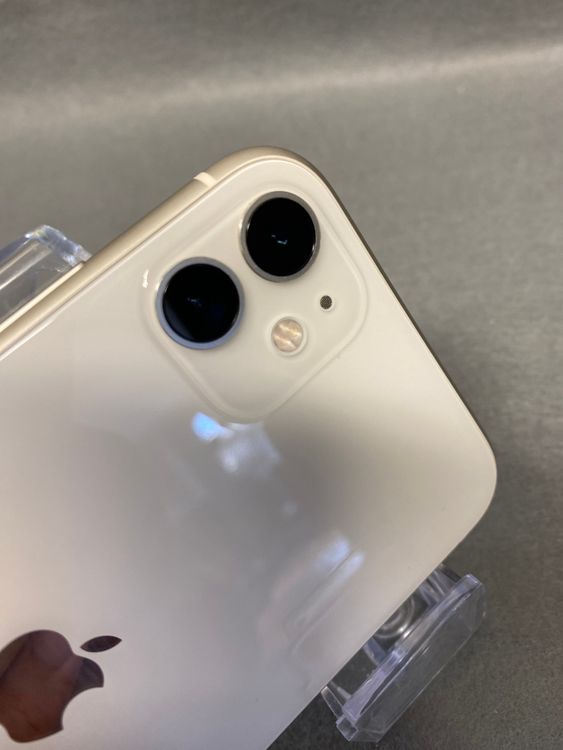 ���ʡ������ǡ�SIM�ե꡼��iPhone 11 64GB �ۥ磻�ȿ�