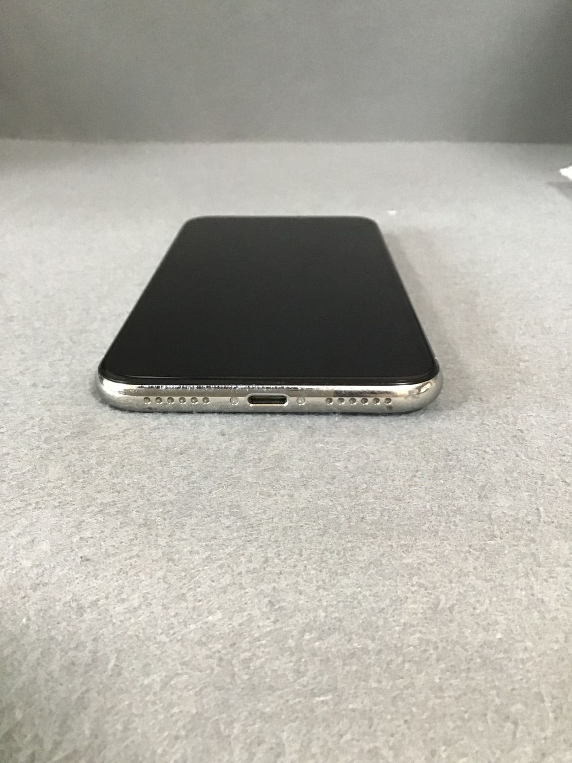 Apple iPhoneX シルバー 256GB docomo SIMロックあり ムスビー｜美品 国内版 SIMフリー iPhoneX 256GB シルバー色