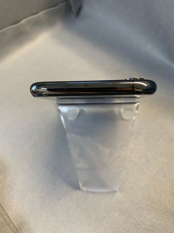 ���ʡ������ǡ�SIM�ե꡼��iPhone��XR��64GB �֥�å���