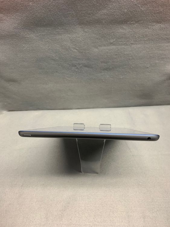 Ķ���ʡ������ǡ�iPad ��9���塡 64GB Wi-Fi�ǡ����ڡ������쥤��