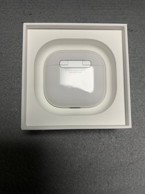 �ۤ�̤���� AirPods ��4���� USB-C