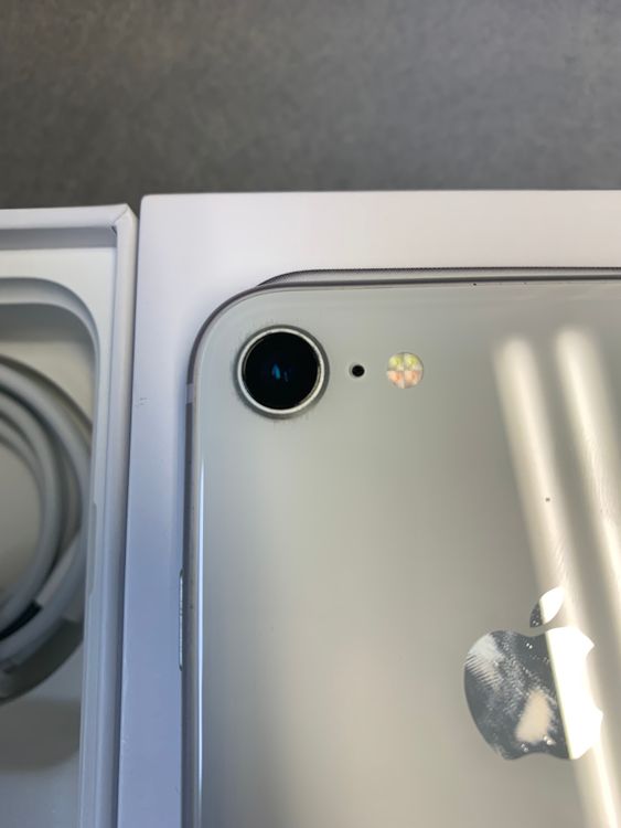 ���ʡ������ǡ�SIM�ե꡼��iPhone8��64GB �ۥ磻�ȿ�