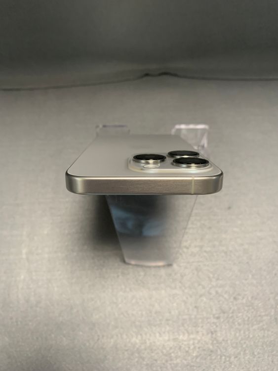 �ۤܿ��� ���åץ륹�ȥ��� SIM�ե꡼ iPhone15 Pro 256GB �ʥ���������˥���