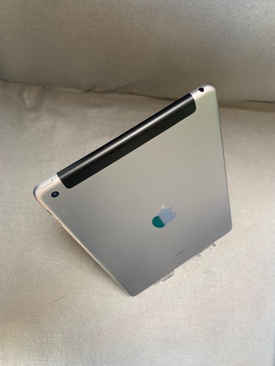  SIMե꡼ iPad 6 WiFi+Cellularǥ 32GB ڡ졼