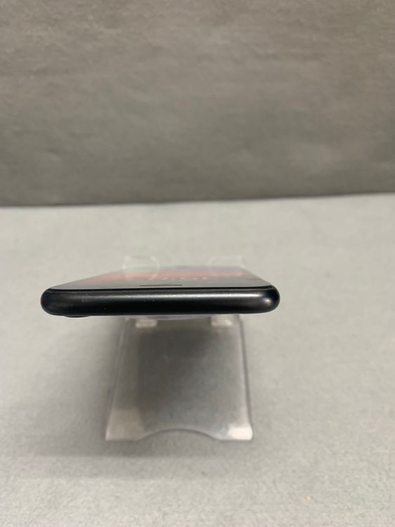Ķ���� ������ SIM�ե꡼ iPhoneSE ��2���� 128GB �֥�å���