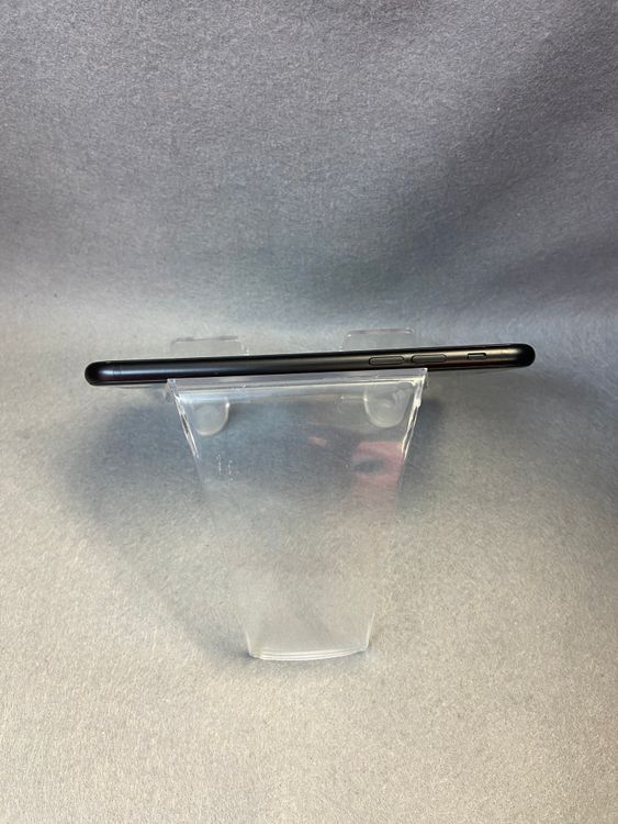 Ķ���ʡ������ǡ�SIM�ե꡼��iPhoneSE ������ 128GB���֥�å���