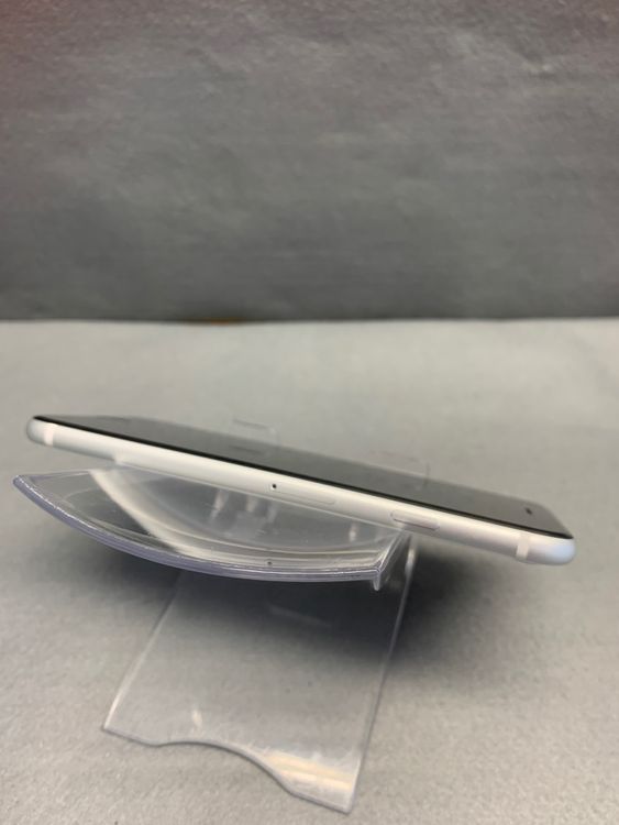 Ķ���� Apple���ȥ��� SIM�ե꡼ iPhoneSE ��2���� 128GB �ۥ磻�ȿ�