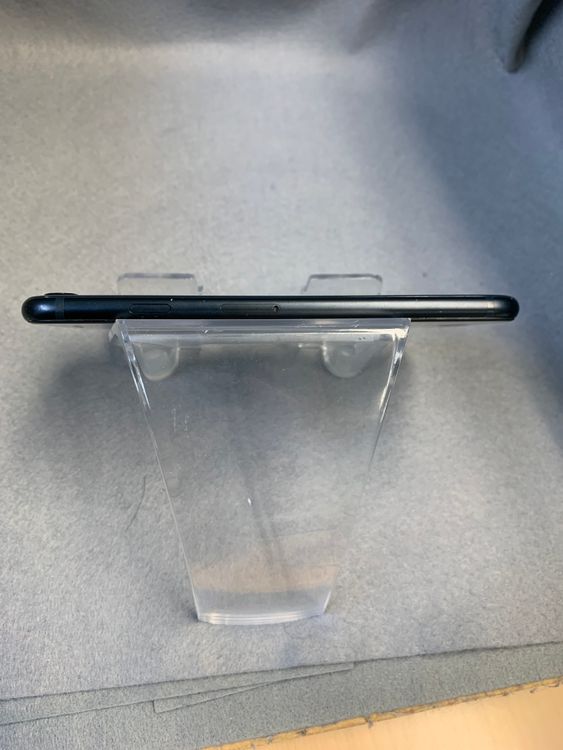 ���ʡ������ǡ�SIM�ե꡼��iPhoneSE ��3���塡 64GB �ߥåɥʥ��ȿ�