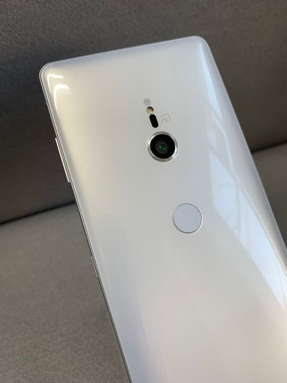 ���� ������ SIM�ե꡼ Xperia XZ3 64GB �ۥ磻�ȥ���С���