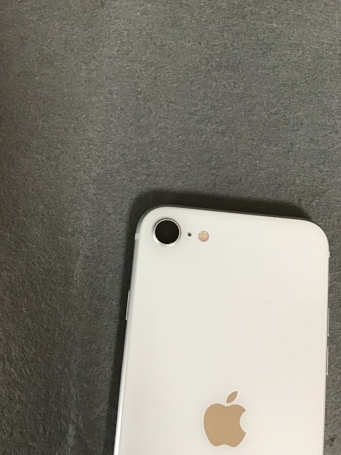 ムスビー｜超美品 Appleストア版 SIMフリー iPhoneSE 第2世代
