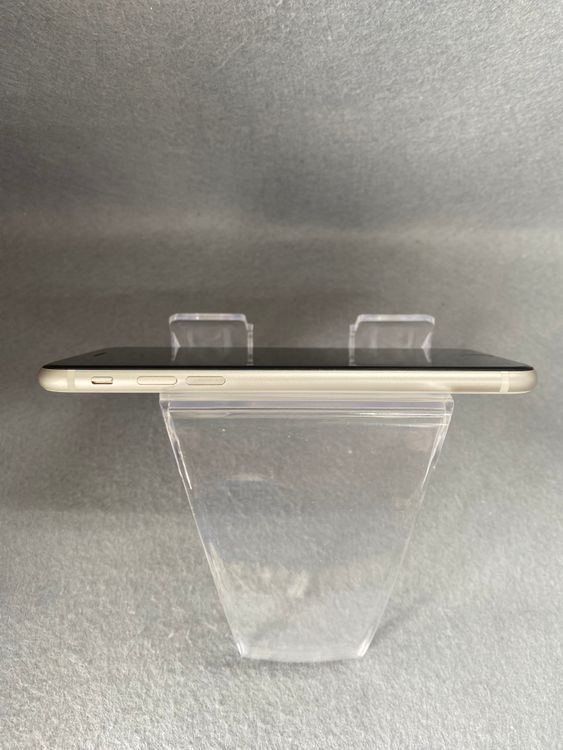 ���ʡ������ǡ�SIM�ե꡼��iPhoneSE ��3���� 256GB �������饤�ȿ�