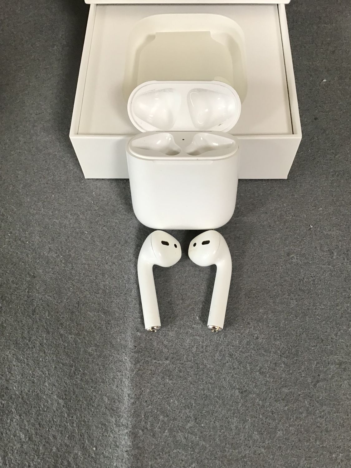 ムスビー｜美品 AirPods 第2世代 MV7N2J/A【AirPods（第2世代