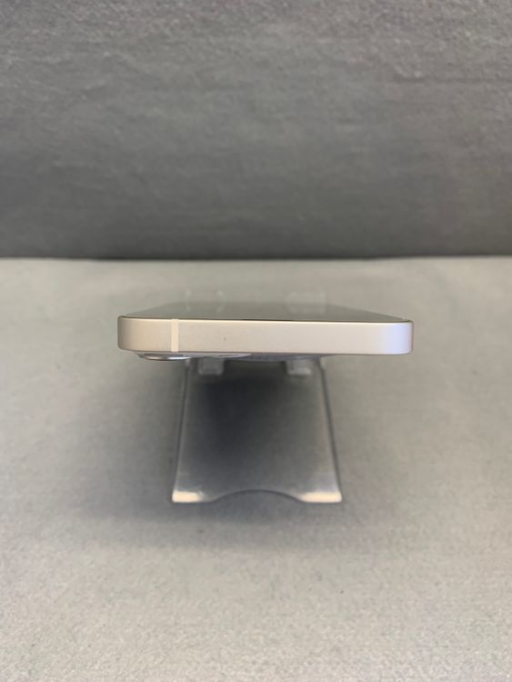 Ķ���� ������ SIM�ե꡼ iPhone13 256GB �������饤�ȿ�