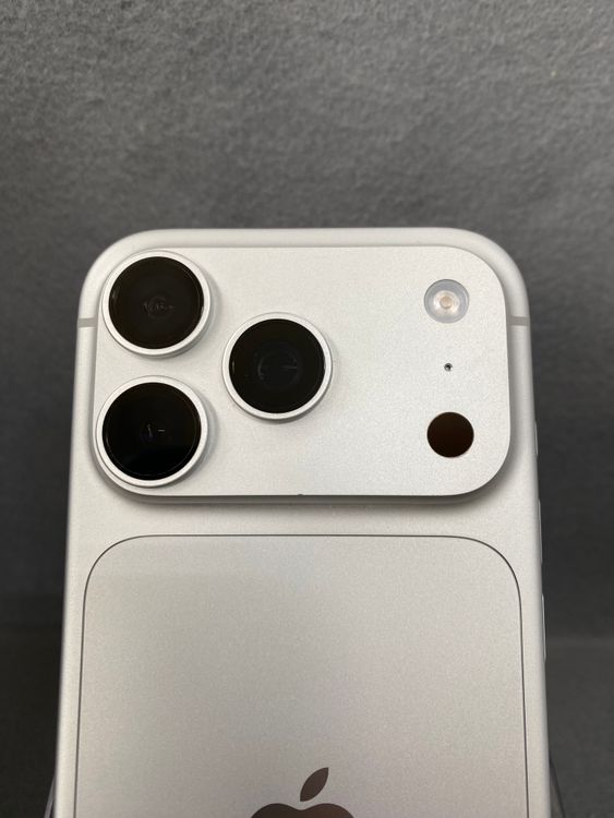 ����Ʊ�͡������� SIM�ե꡼ iPhone18 Pro 256GB ����С���